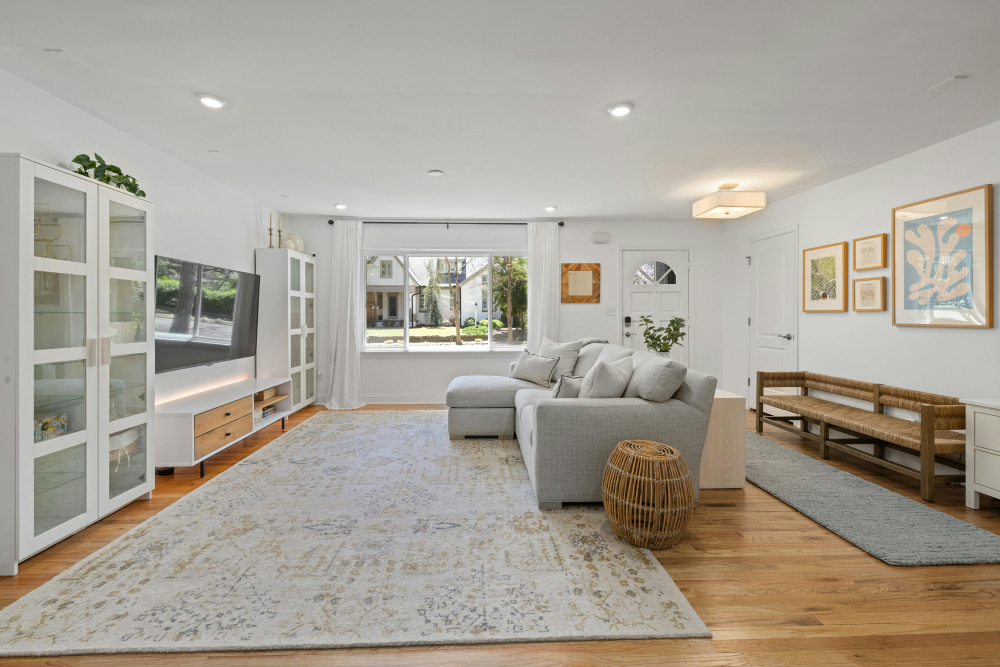 free-photo-of-interior-design-of-living-room-1